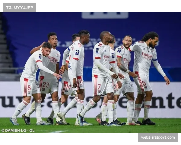 转播花絮:在兰斯对阵里昂的比赛中,场边广告实现了针对法国与中东地区的实时差异化内容切换 转播花絮:在兰斯对阵里昂的比赛中,场边广告实现了针对法国与中东地区的实时差异化内容切换